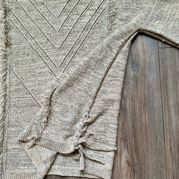 Knox Rose Cozy Tan Sweater with Fringe Details - Picture 9 of 9